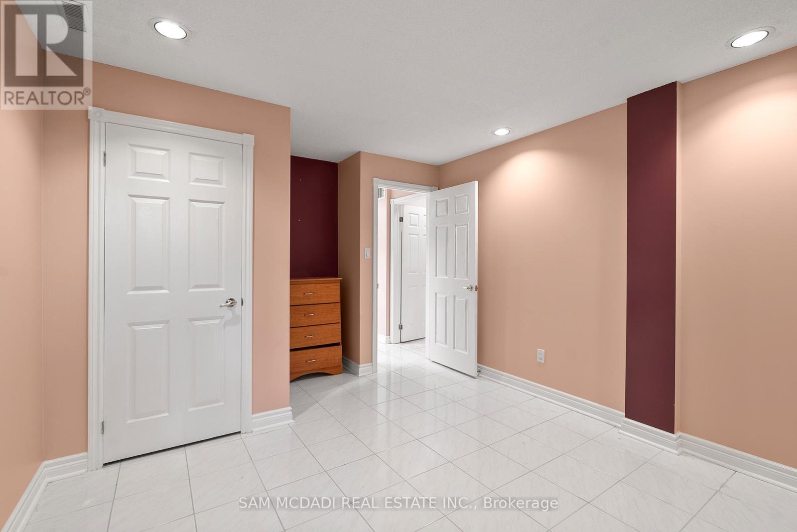 2339 Glengarry Road, Mississauga, ON - Indoor Photo Showing Other Room