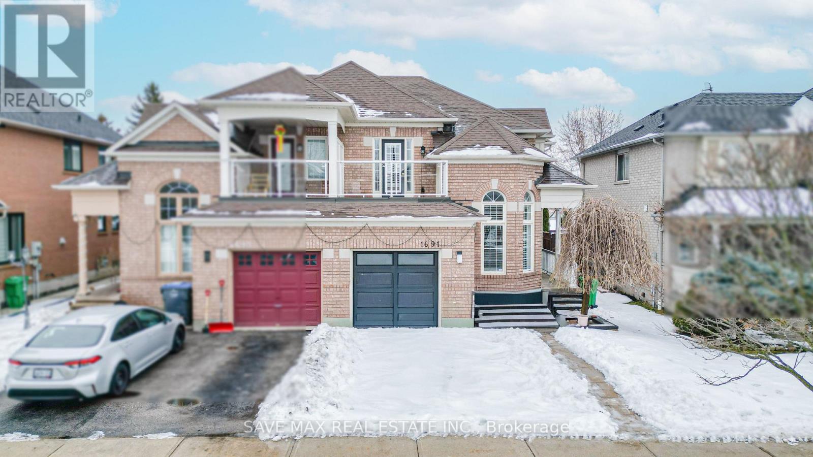 1691 Samuelson Circle, Mississauga, ON - Outdoor