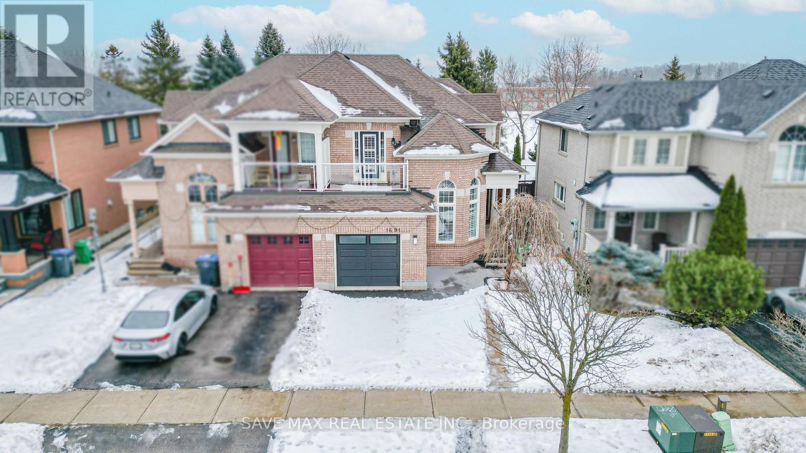 1691 Samuelson Circle, Mississauga, ON - Outdoor