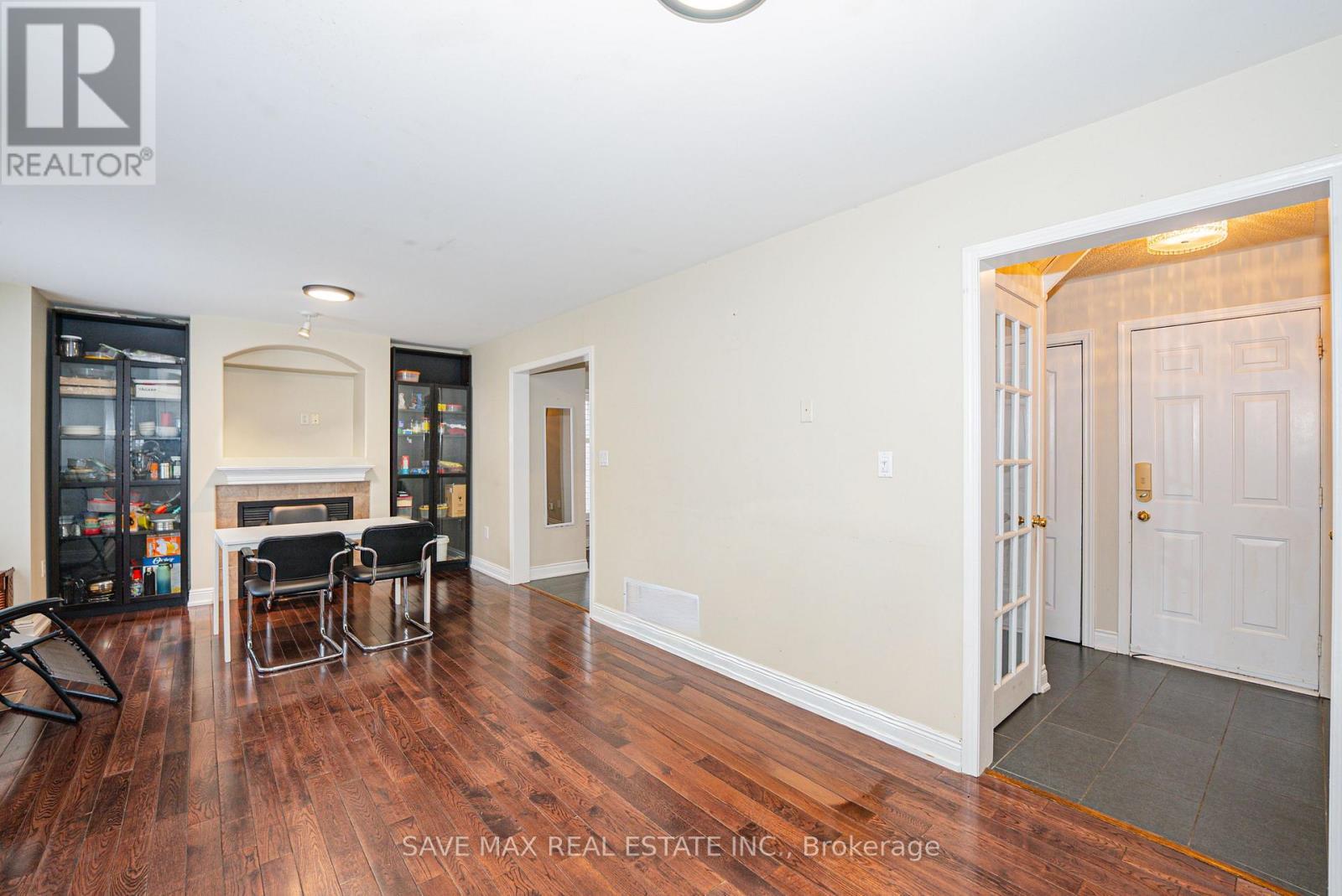 1691 Samuelson Circle, Mississauga, ON - Indoor