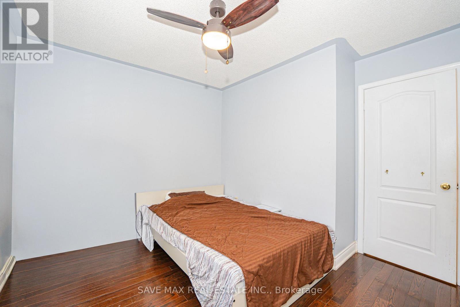 1691 Samuelson Circle, Mississauga, ON - Indoor Photo Showing Bedroom