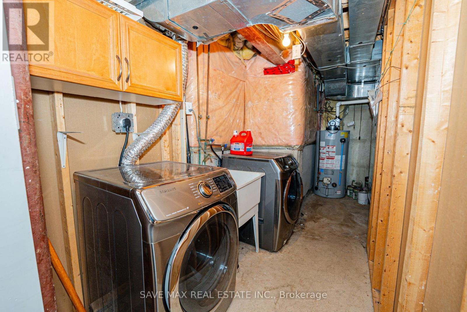 1691 Samuelson Circle, Mississauga, ON - Indoor Photo Showing Laundry Room