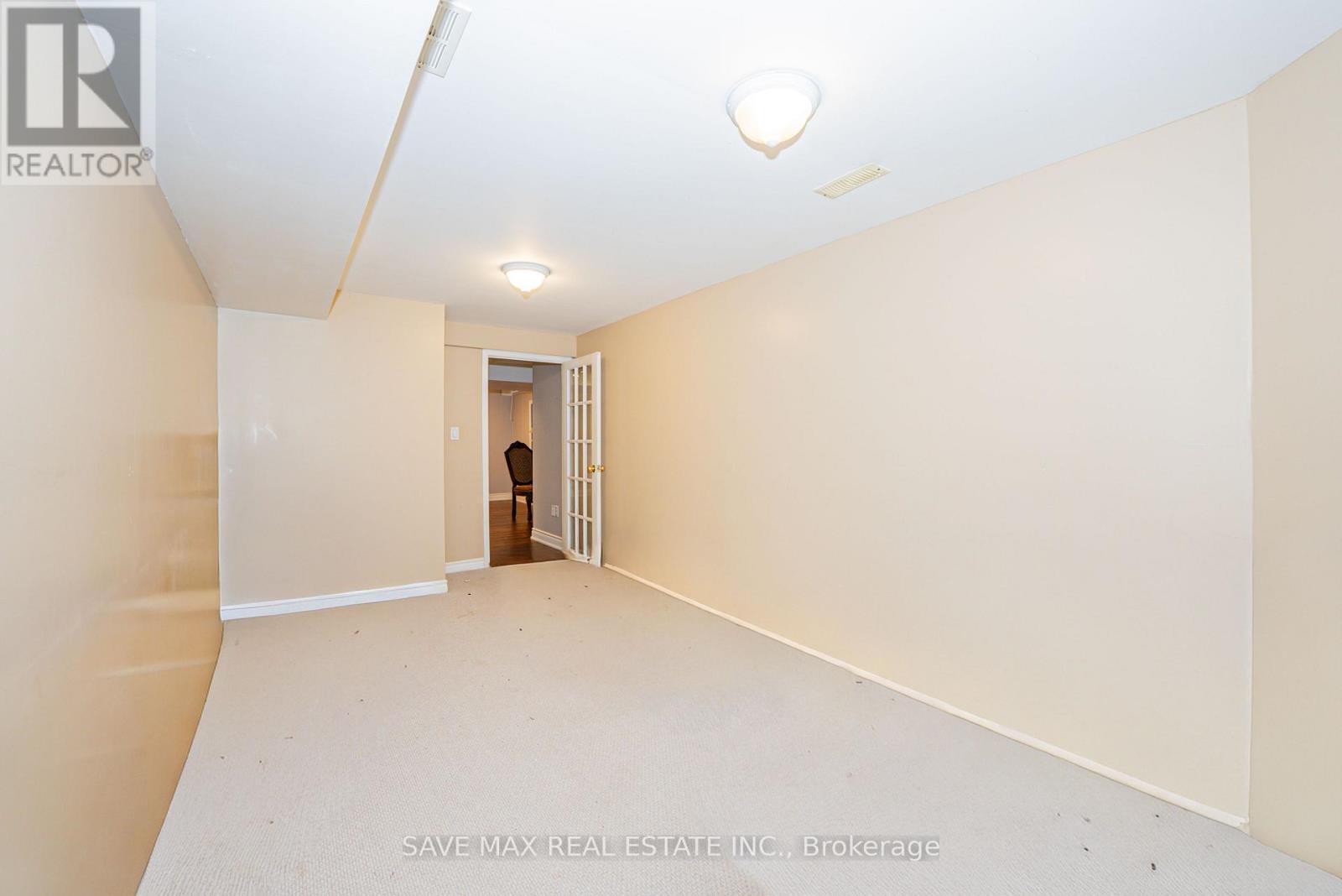1691 Samuelson Circle, Mississauga, ON - Indoor Photo Showing Other Room