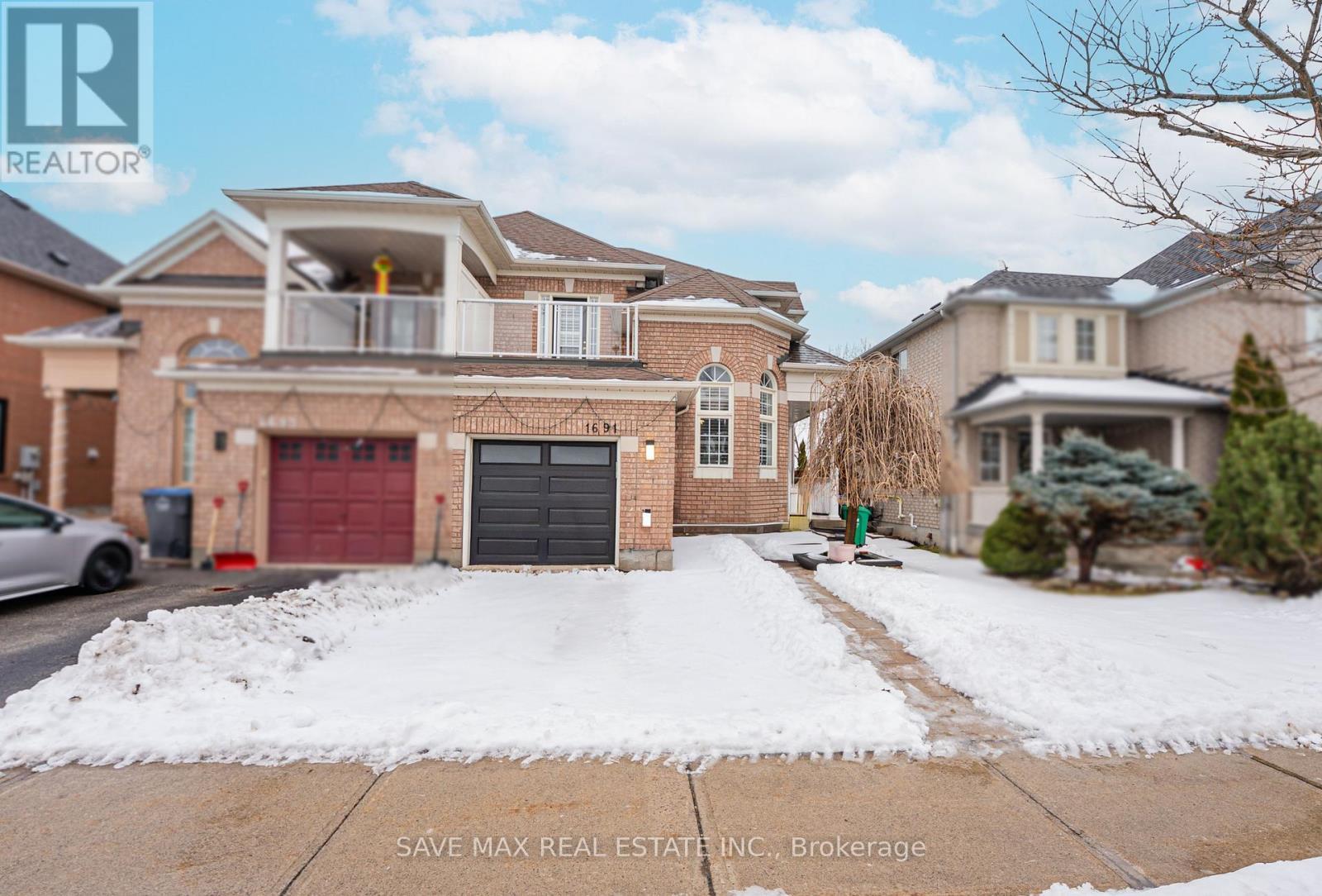 1691 Samuelson Circle, Mississauga, ON - Outdoor With Facade