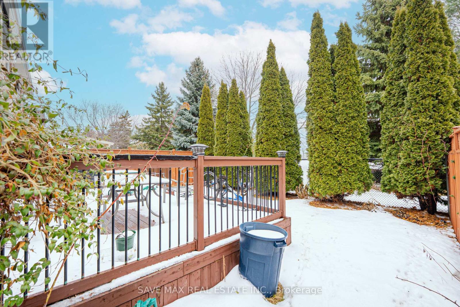 1691 Samuelson Circle, Mississauga, ON - Outdoor