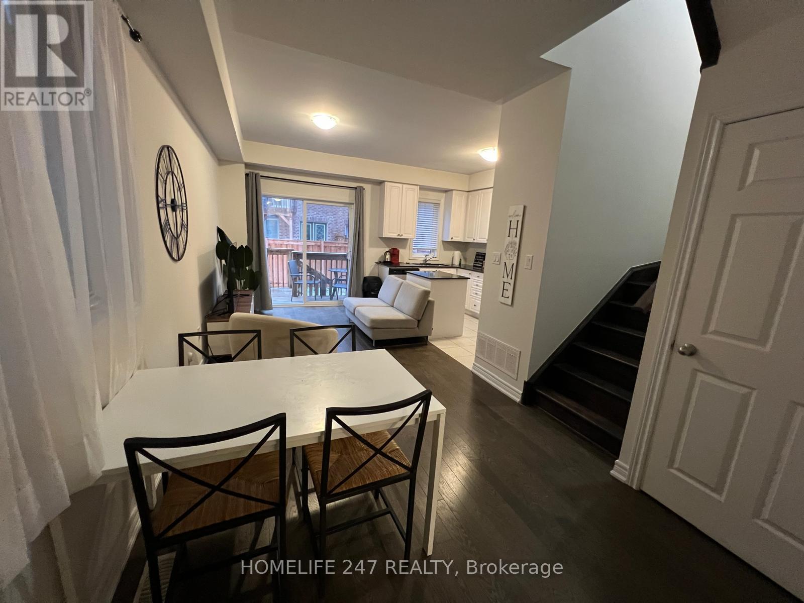 3969 Leonardo Street, Burlington, ON - Indoor