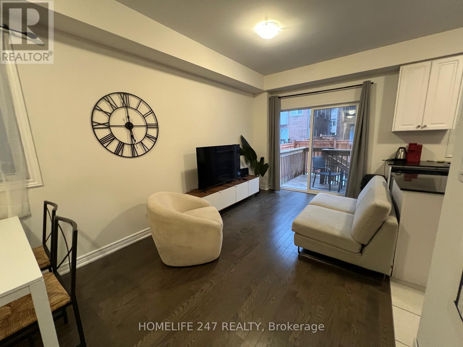 3969 Leonardo Street, Burlington, ON - Indoor Photo Showing Living Room