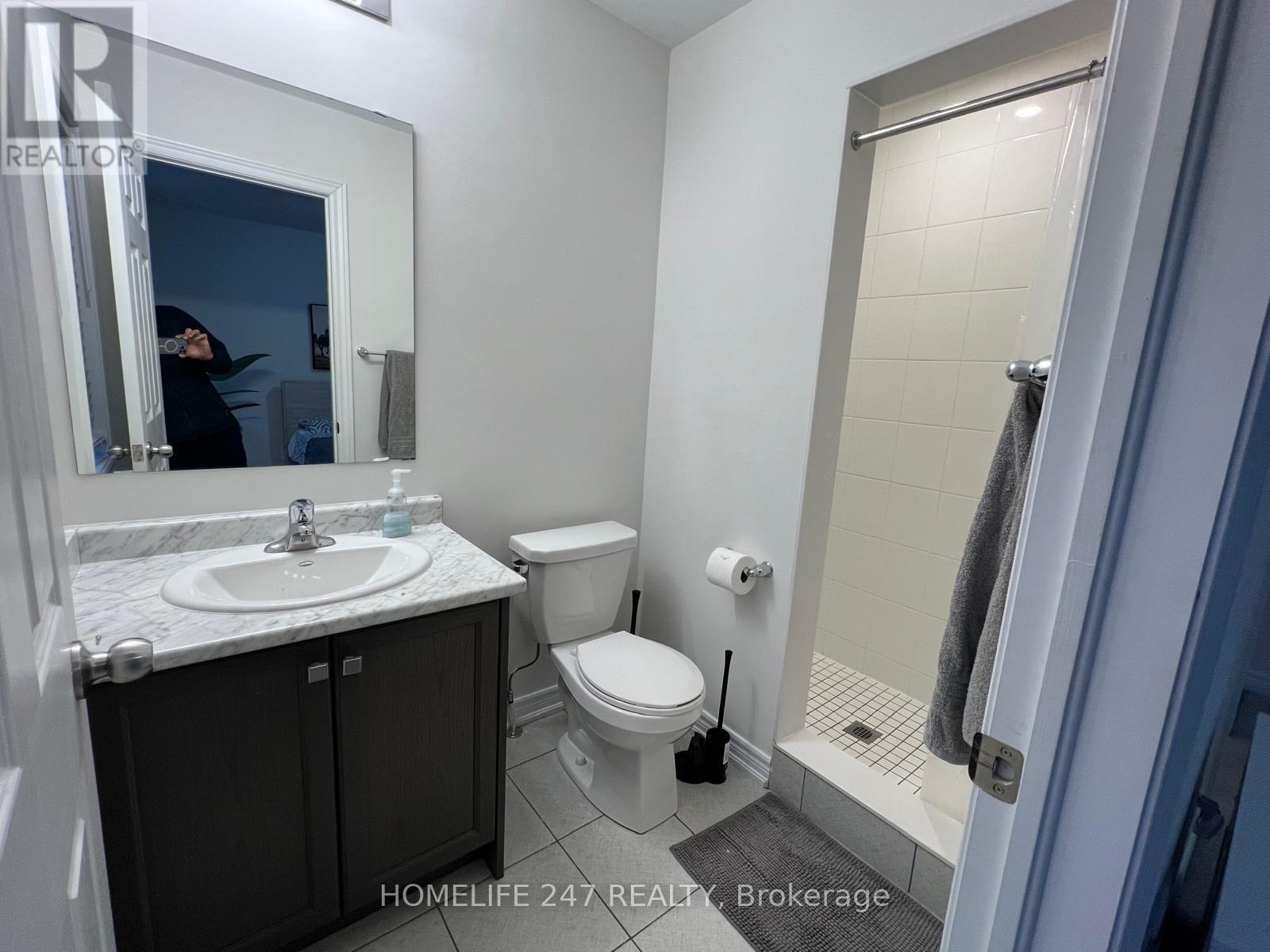 3969 Leonardo Street, Burlington, ON - Indoor Photo Showing Bathroom