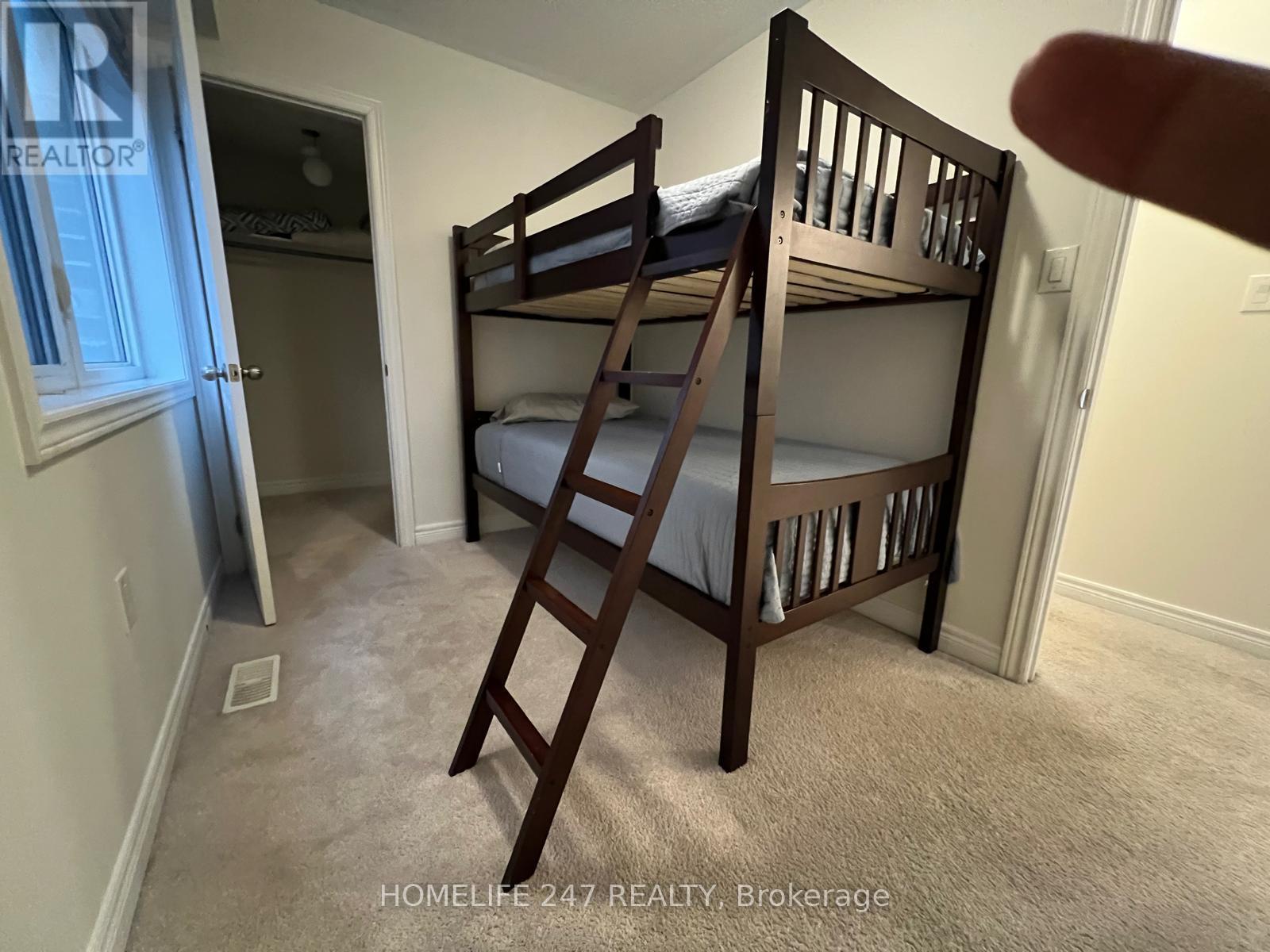3969 Leonardo Street, Burlington, ON - Indoor Photo Showing Bedroom