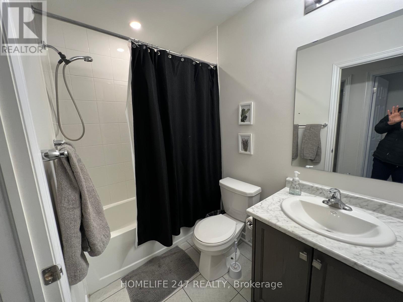 3969 Leonardo Street, Burlington, ON - Indoor Photo Showing Bathroom