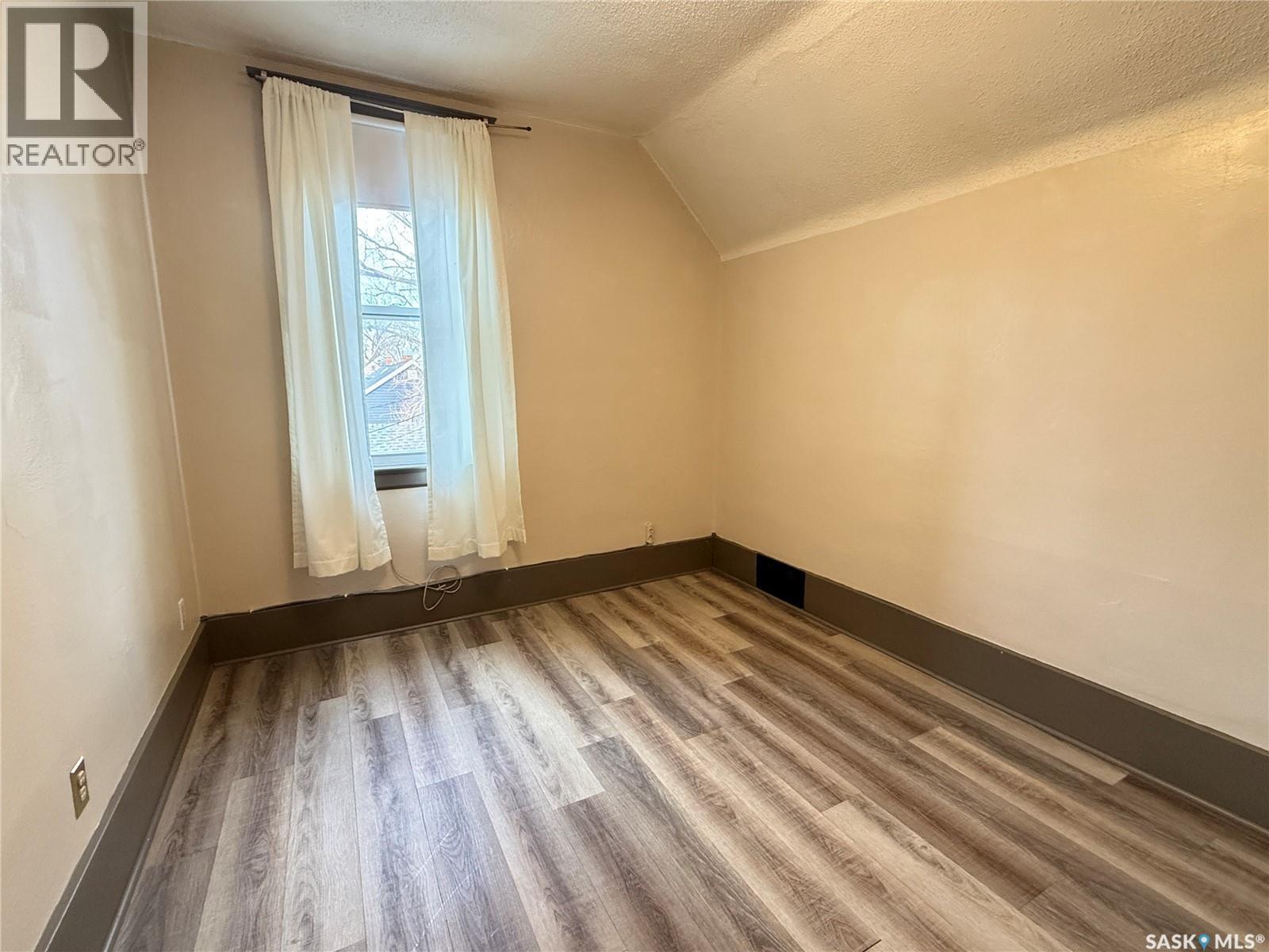 1 Prairie Avenue, Weyburn, SK - Indoor Photo Showing Other Room