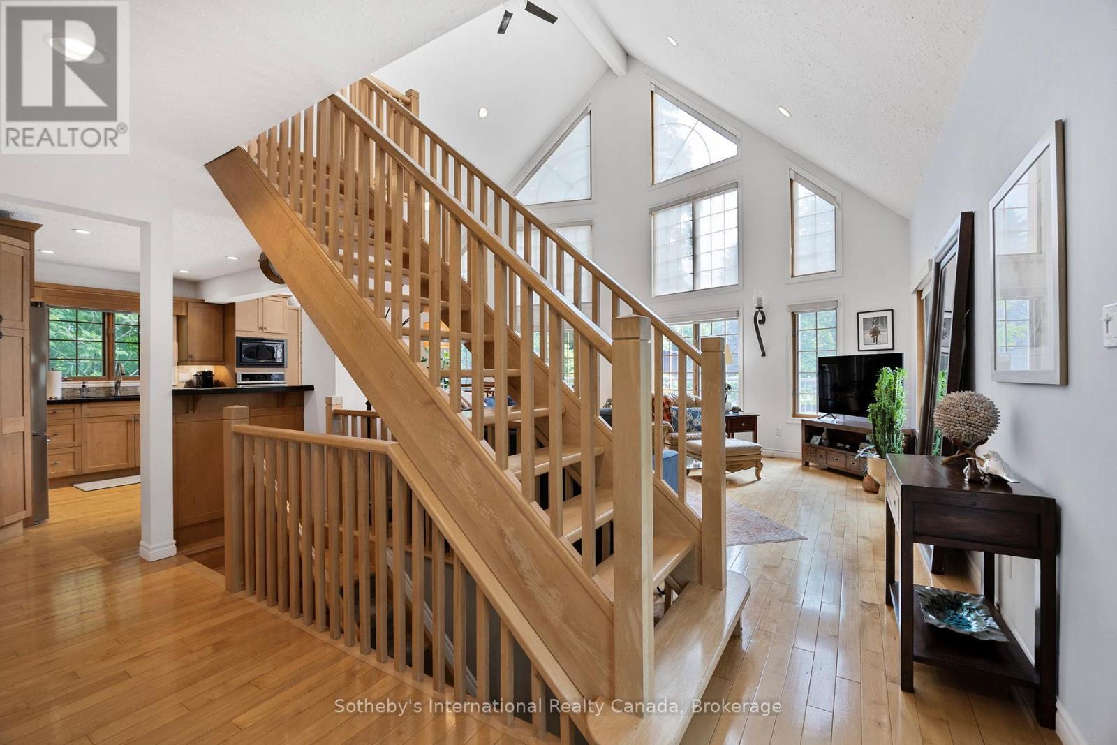 28 Big Tree Circle, Mulmur, ON - Indoor Photo Showing Other Room