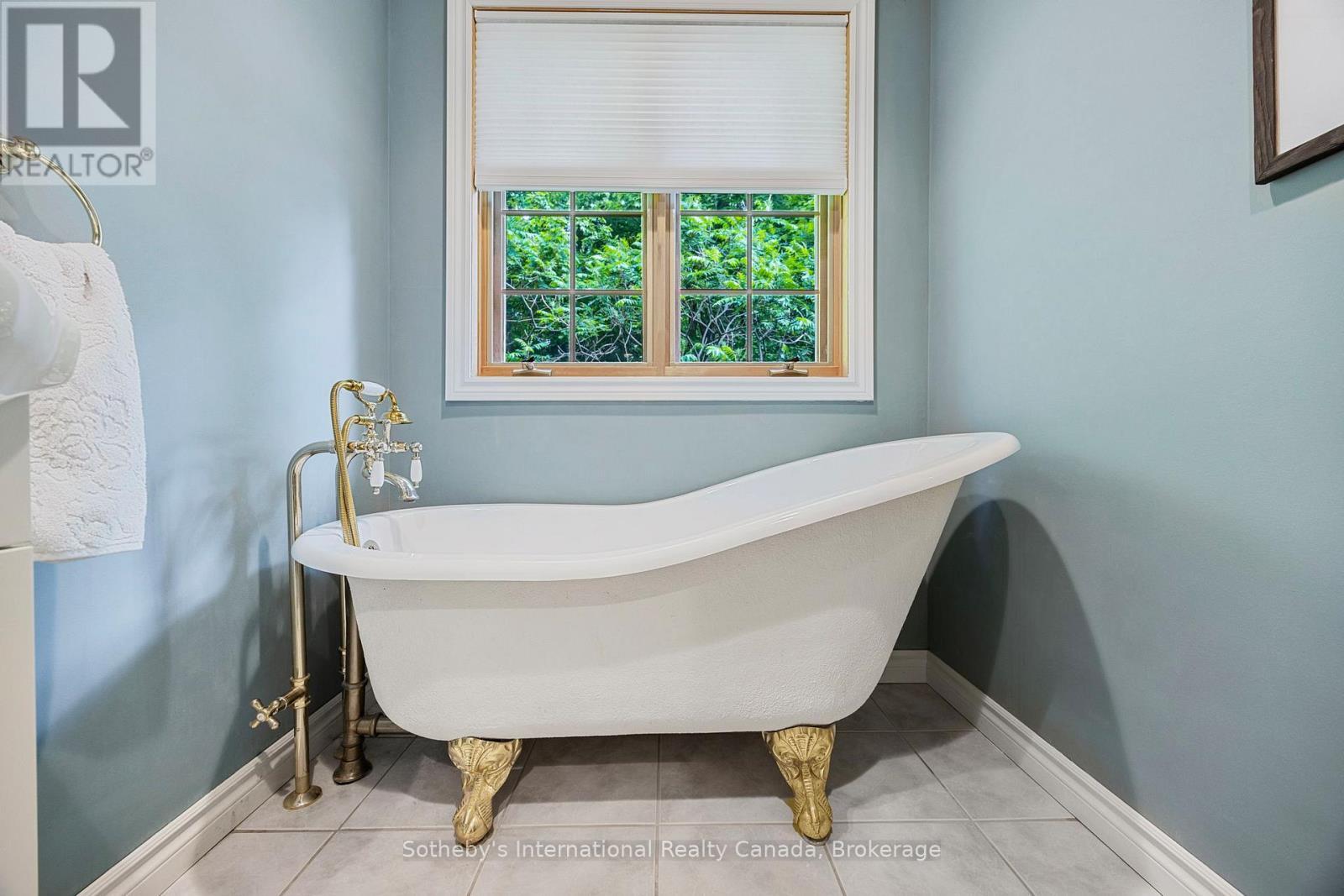 28 Big Tree Circle, Mulmur, ON - Indoor Photo Showing Bathroom