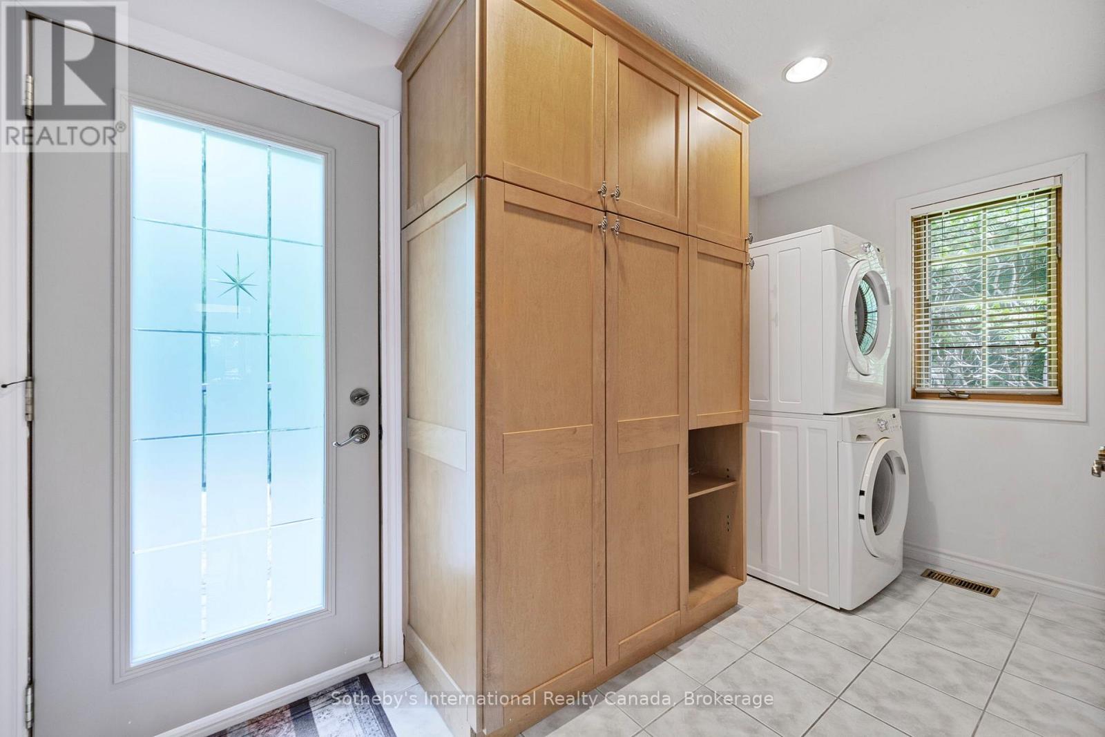 28 Big Tree Circle, Mulmur, ON - Indoor Photo Showing Laundry Room
