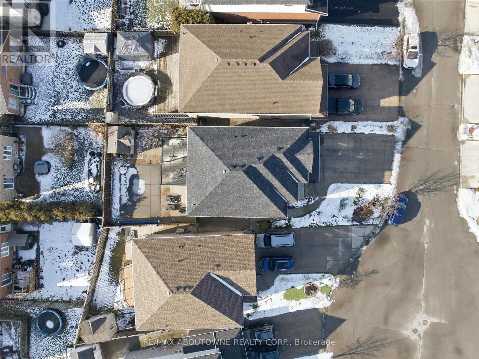 28 Kathleen Court, Hamilton, ON - Outdoor With View