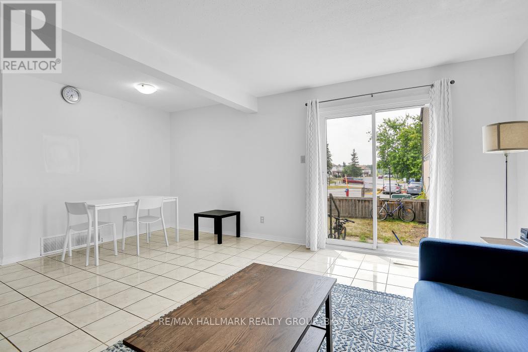 Patio Door Walk Out - 81 - 2772 Pimlico Crescent, Ottawa, ON - Indoor