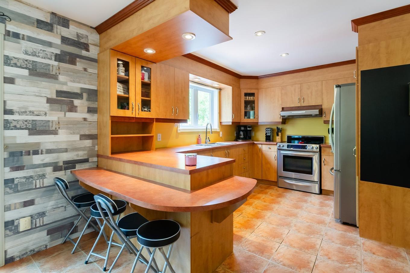 Kitchen - 202 25E Rue O., Venise-En-Québec, QC - Indoor Photo Showing Kitchen