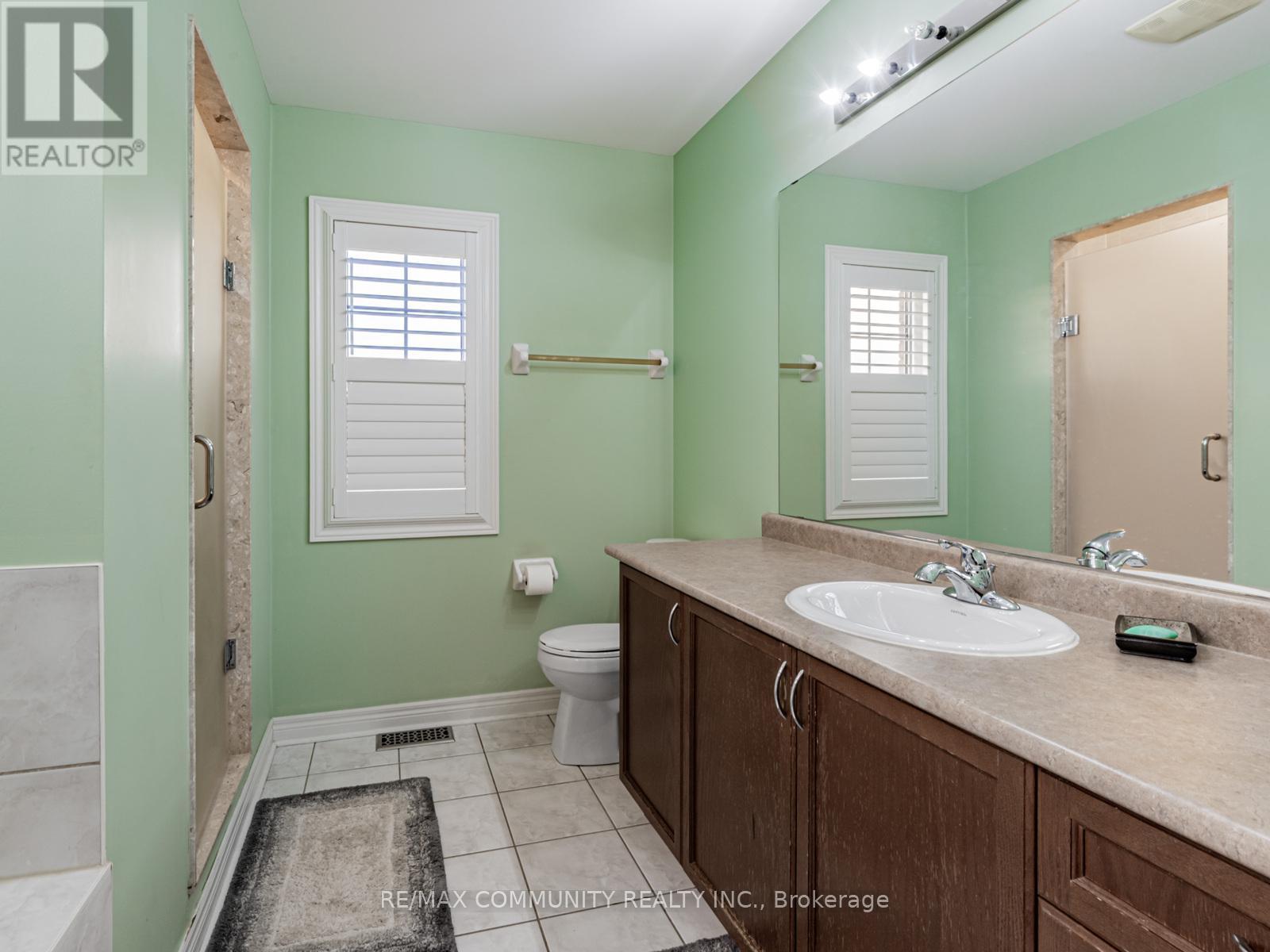 27 Windyton Avenue, Markham, ON - Indoor Photo Showing Bathroom
