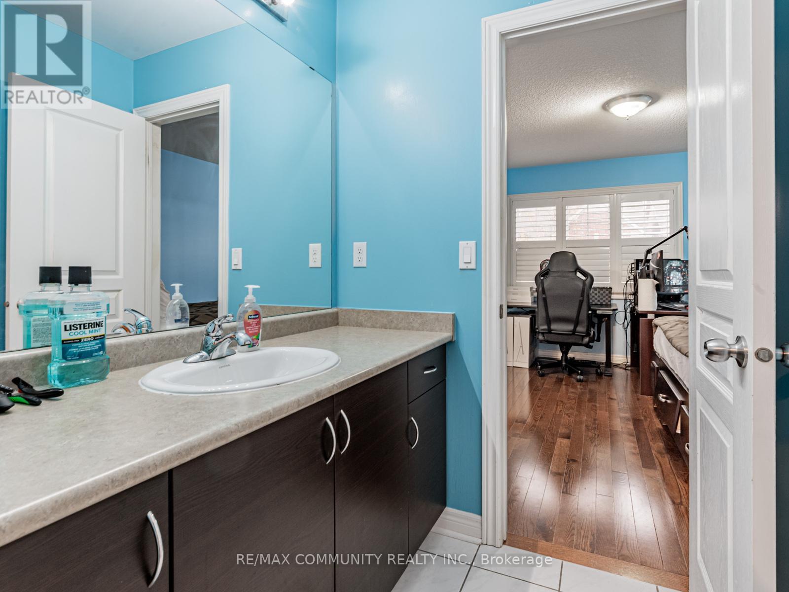 27 Windyton Avenue, Markham, ON - Indoor Photo Showing Bathroom