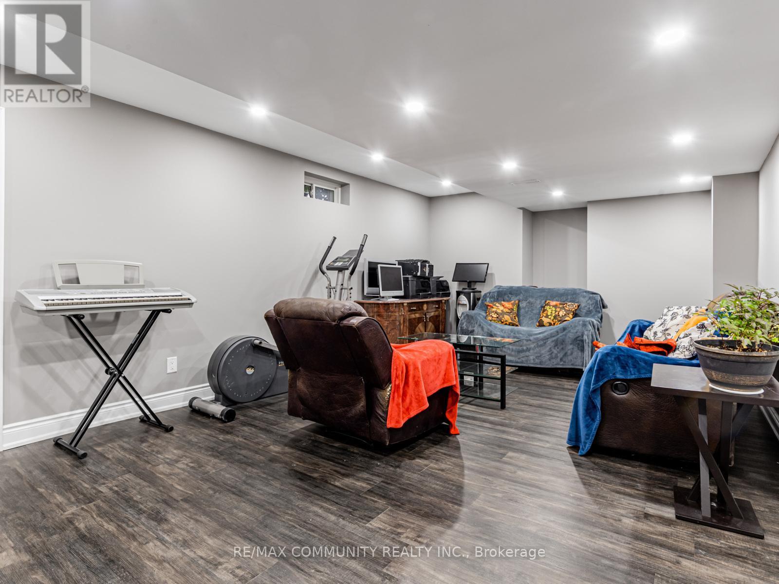 27 Windyton Avenue, Markham, ON - Indoor Photo Showing Other Room