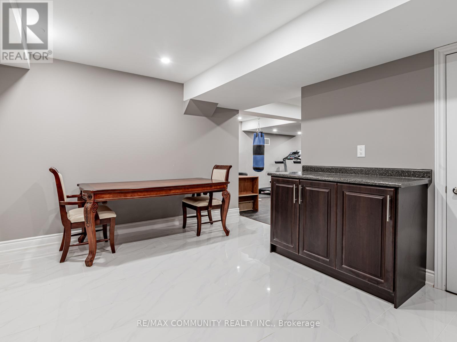 27 Windyton Avenue, Markham, ON - Indoor