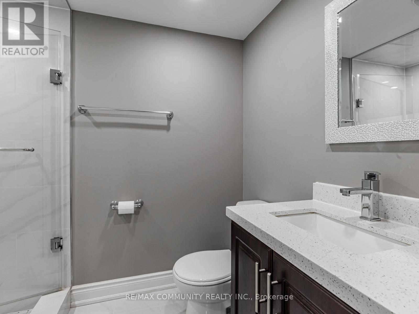 27 Windyton Avenue, Markham, ON - Indoor Photo Showing Bathroom