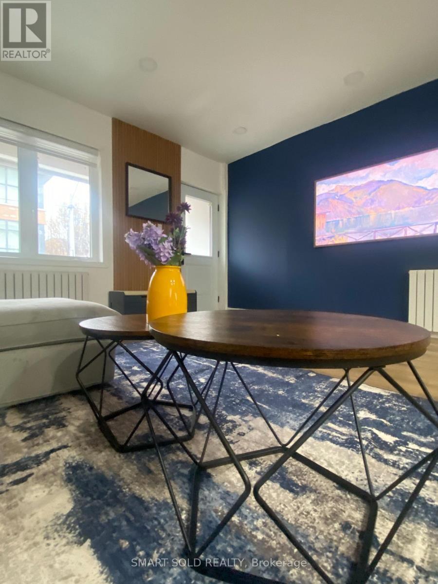 42 Arnold Avenue, Toronto, ON - Indoor Photo Showing Living Room