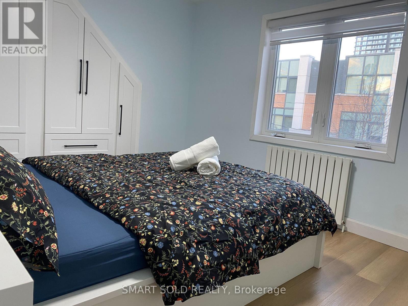 42 Arnold Avenue, Toronto, ON - Indoor Photo Showing Bedroom