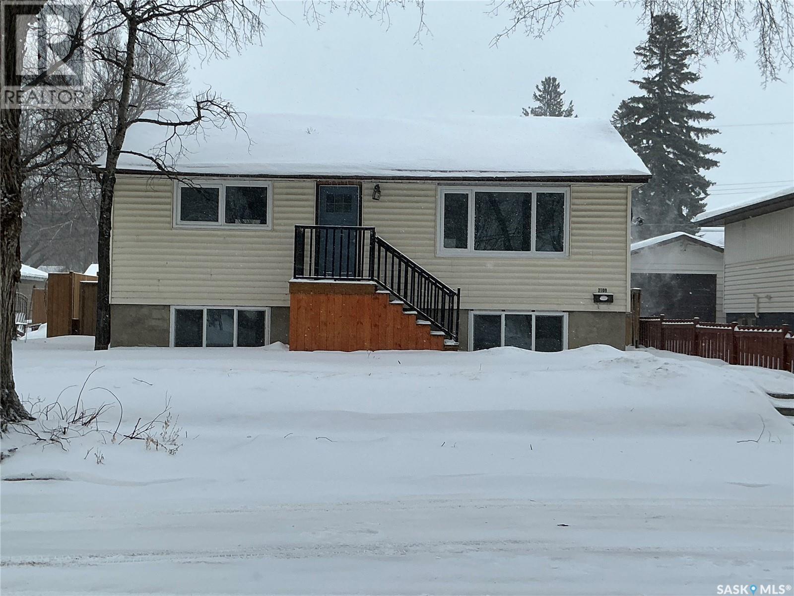 2309 Herman Avenue, Saskatoon, SK - Outdoor