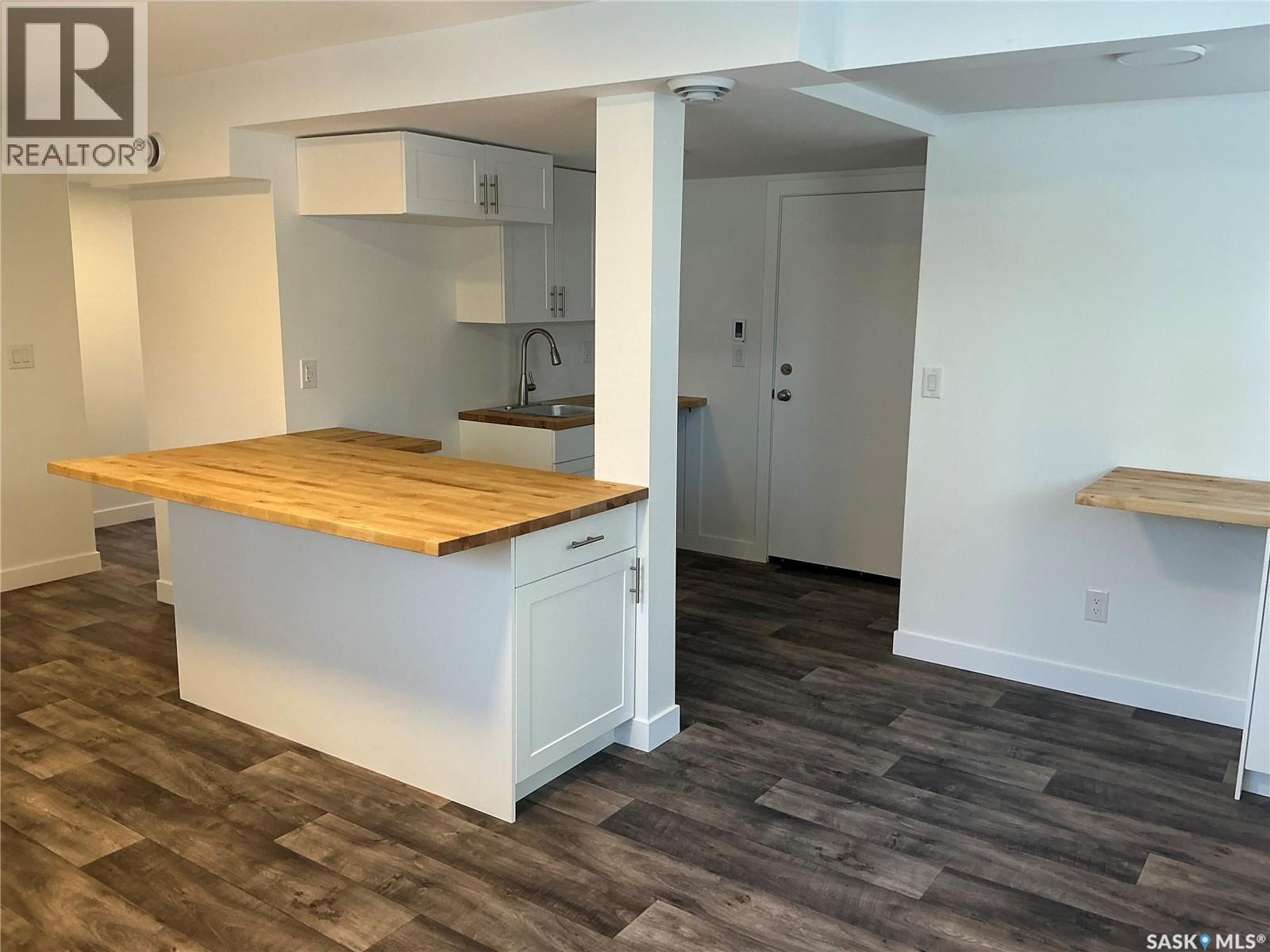 2309 Herman Avenue, Saskatoon, SK - Indoor