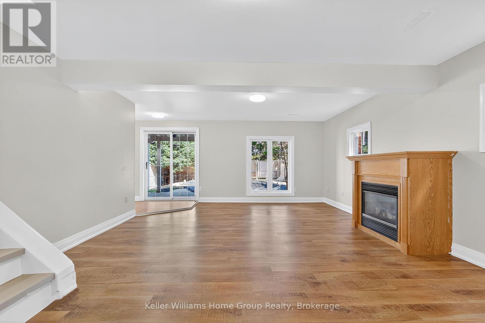 238 Briarmeadow Drive, Kitchener, ON - Indoor Photo Showing Living Room With Fireplace