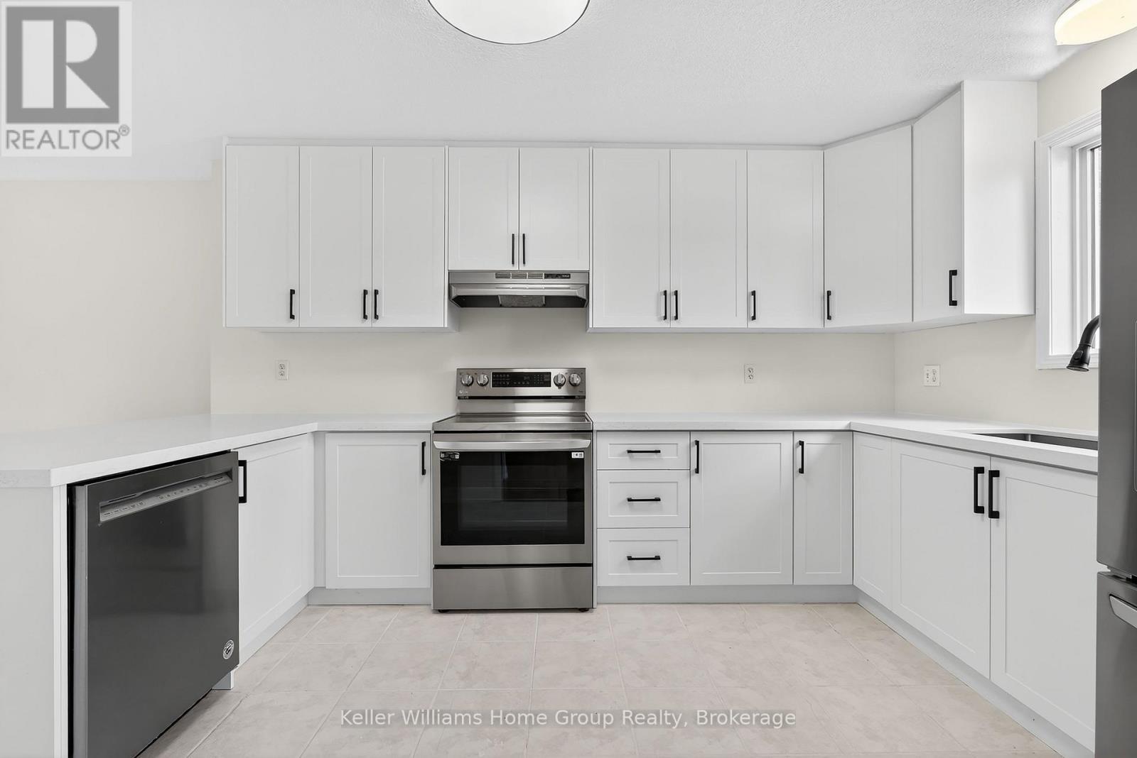 238 Briarmeadow Drive, Kitchener, ON - Indoor Photo Showing Kitchen