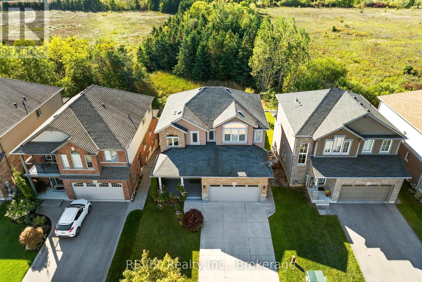 5767 Osprey Avenue, Niagara Falls (Forestview), ON - Outdoor With Deck Patio Veranda With Facade