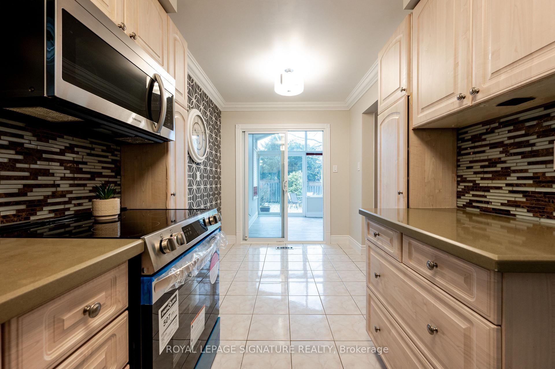 3376 Nighthawk Trail, Mississauga, ON - Indoor Photo Showing Kitchen