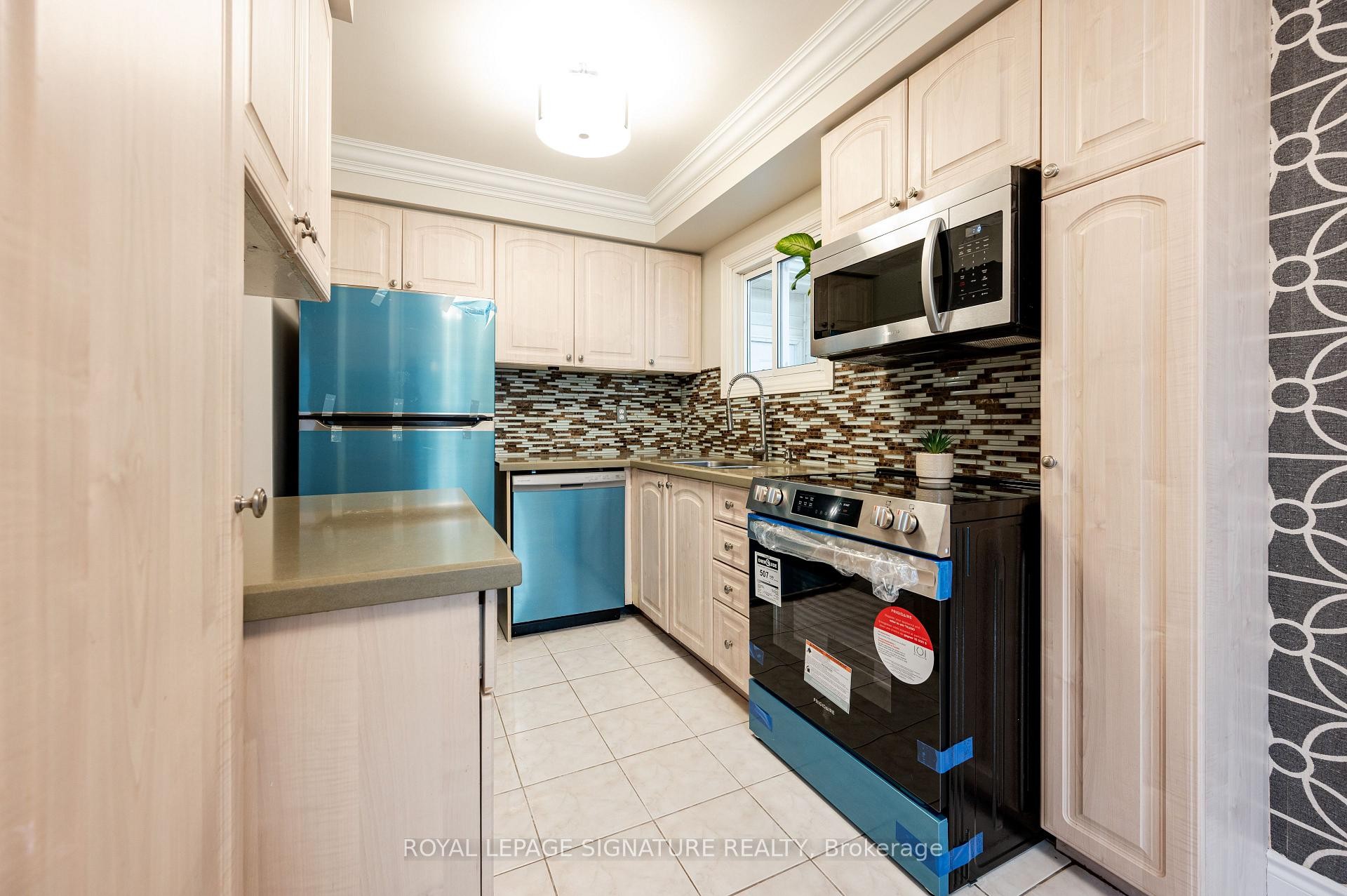 3376 Nighthawk Trail, Mississauga, ON - Indoor Photo Showing Kitchen With Stainless Steel Kitchen With Upgraded Kitchen