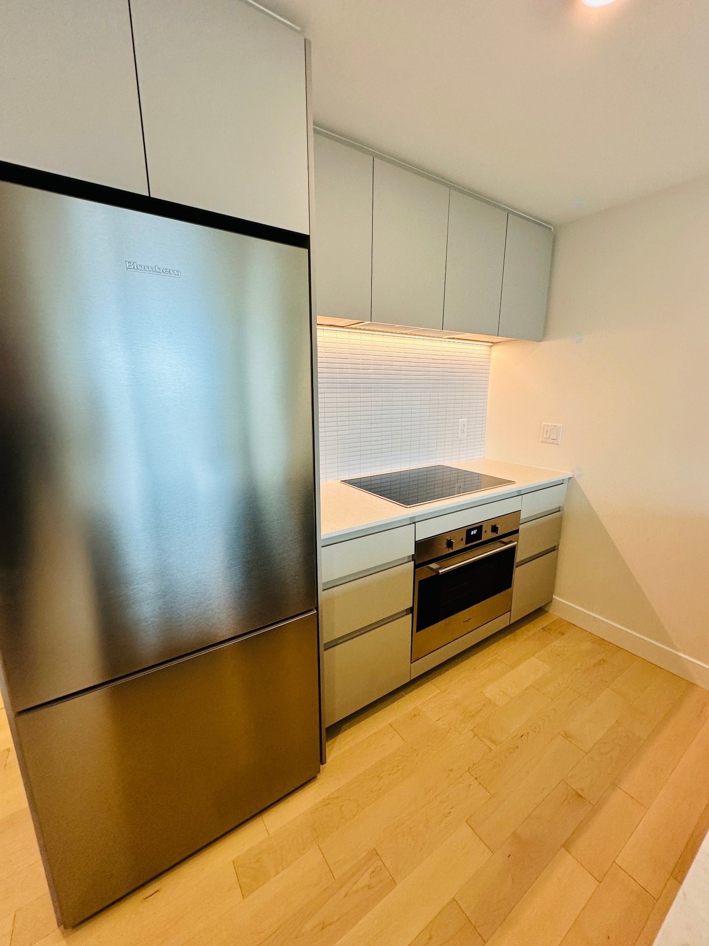 Cuisine - 3701-1245 Rue De Bleury, Montréal (Ville-Marie), QC - Indoor Photo Showing Kitchen