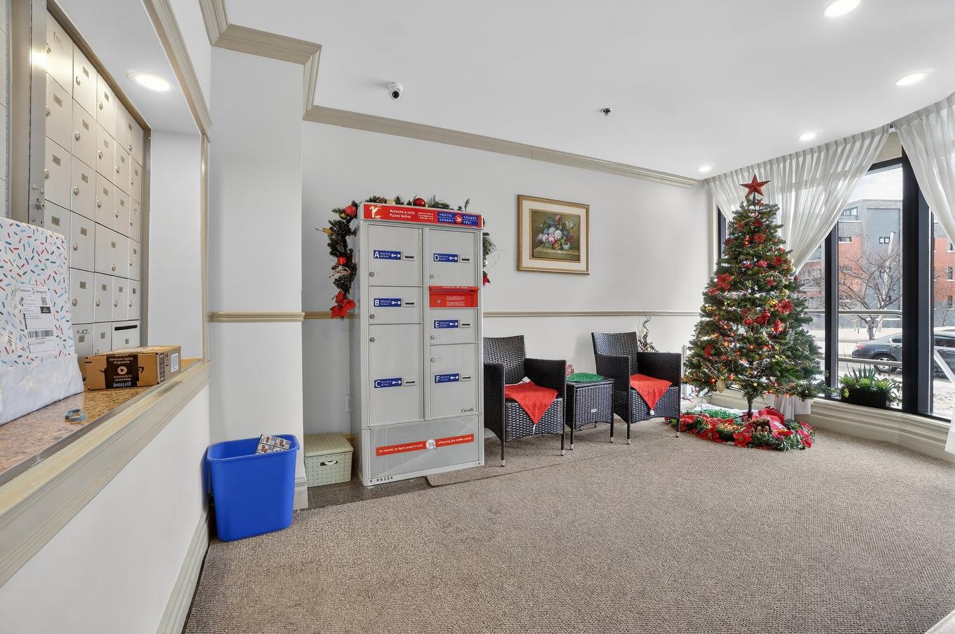 Hall - 406-3700 Boul. Henri-Bourassa E., Montréal (Montréal-Nord), QC - Indoor Photo Showing Other Room