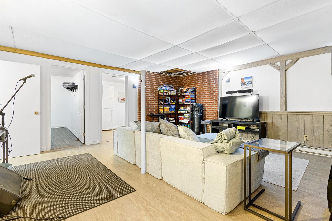 Salle familiale - 115 Rue Kenny, Lachute, QC - Indoor