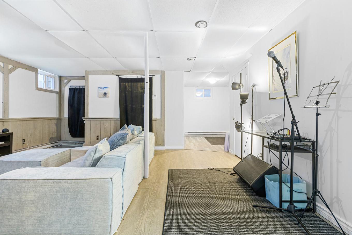 Salle familiale - 115 Rue Kenny, Lachute, QC - Indoor Photo Showing Other Room