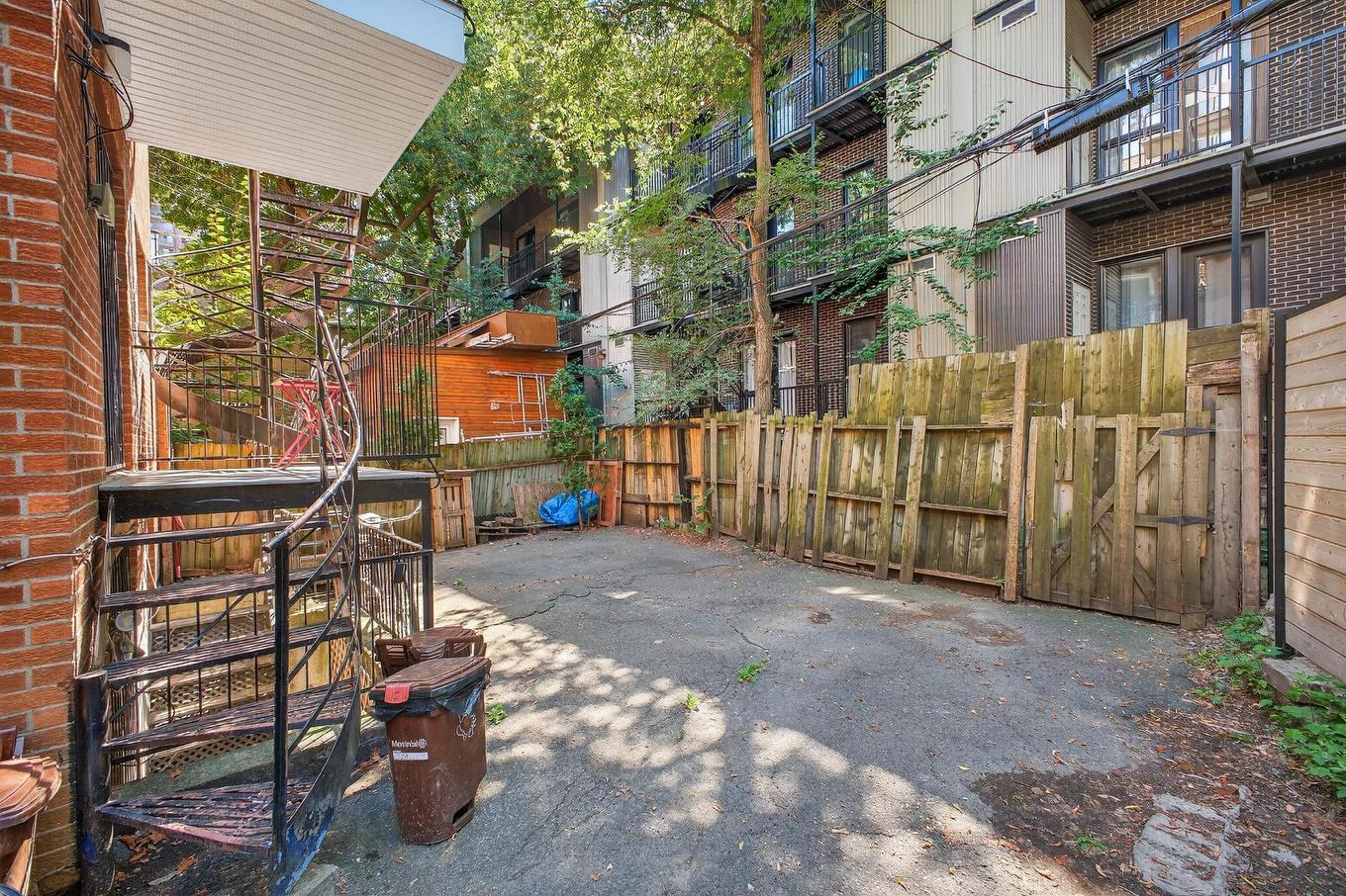 Cour - 3526 Av. Coloniale, Montréal (Le Plateau-Mont-Royal), QC - Outdoor With Balcony With Exterior