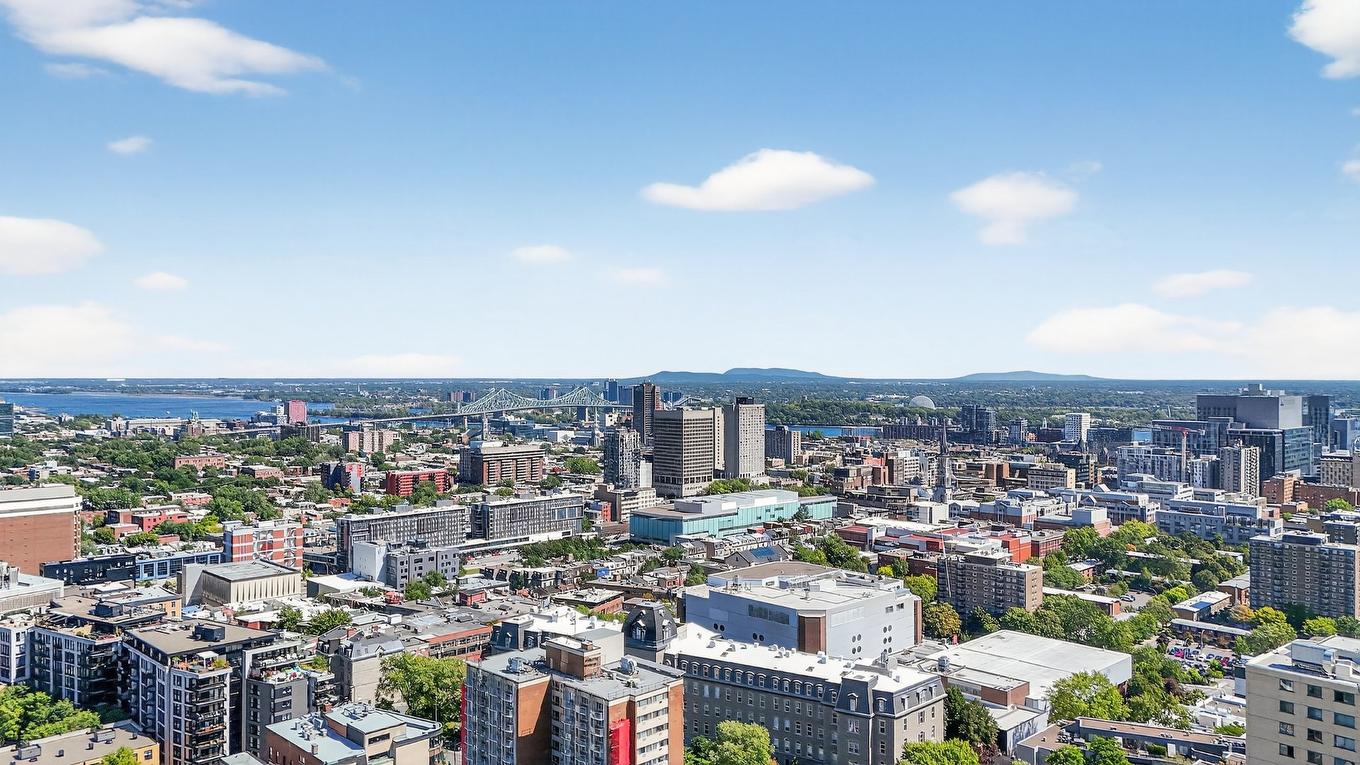 Photo aérienne - 3526A Av. Coloniale, Montréal (Le Plateau-Mont-Royal), QC - Outdoor With View