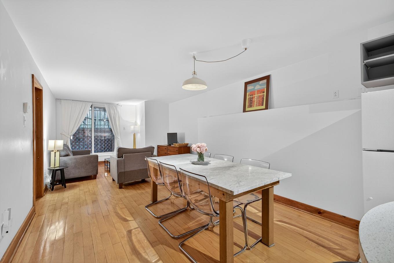 Salle à manger - 3526A Av. Coloniale, Montréal (Le Plateau-Mont-Royal), QC - Indoor