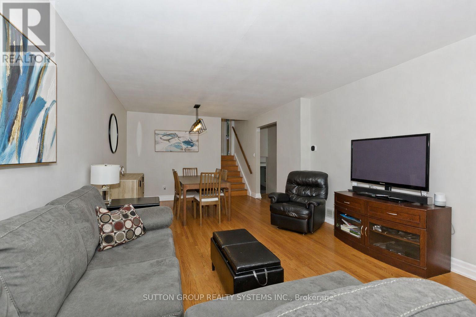 combined Living room and Dining room - 1535 Thetford Court, Mississauga, ON - Indoor Photo Showing Living Room