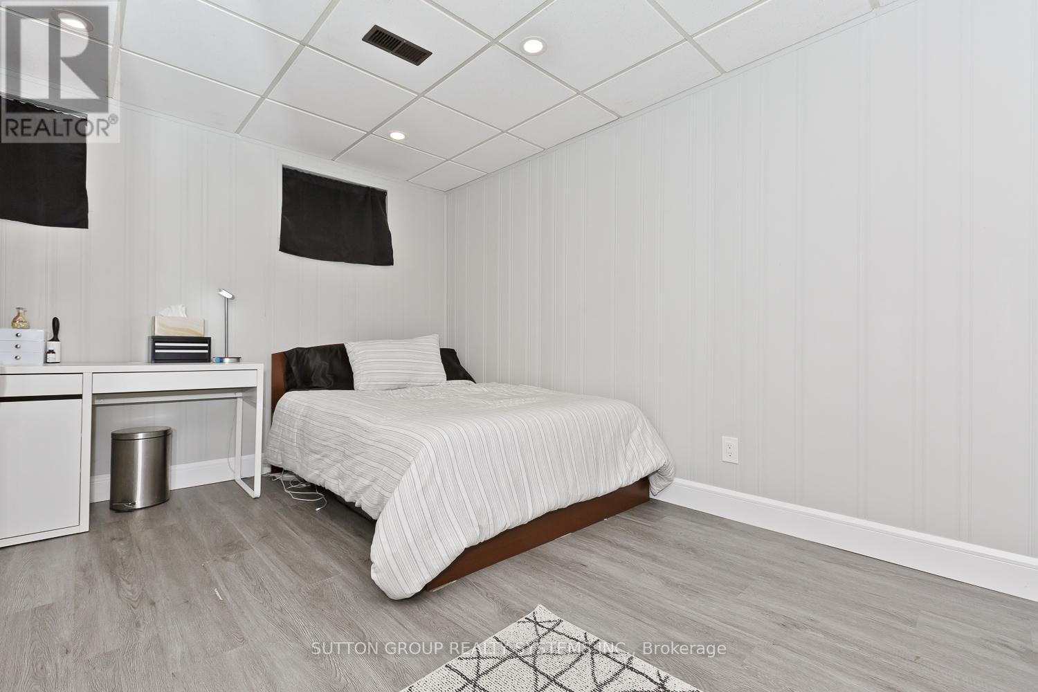 Lower level bedroom - 1535 Thetford Court, Mississauga, ON - Indoor Photo Showing Bedroom