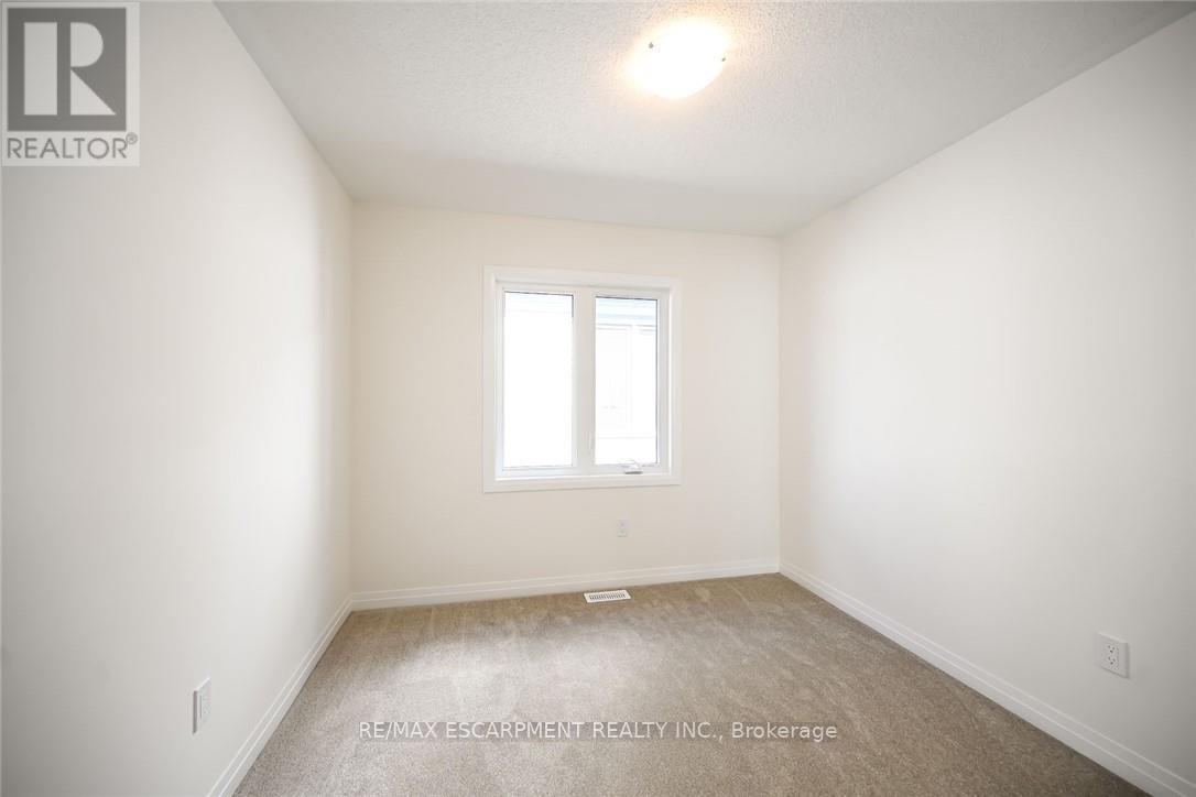 377 Provident Way, Hamilton, ON - Indoor Photo Showing Other Room