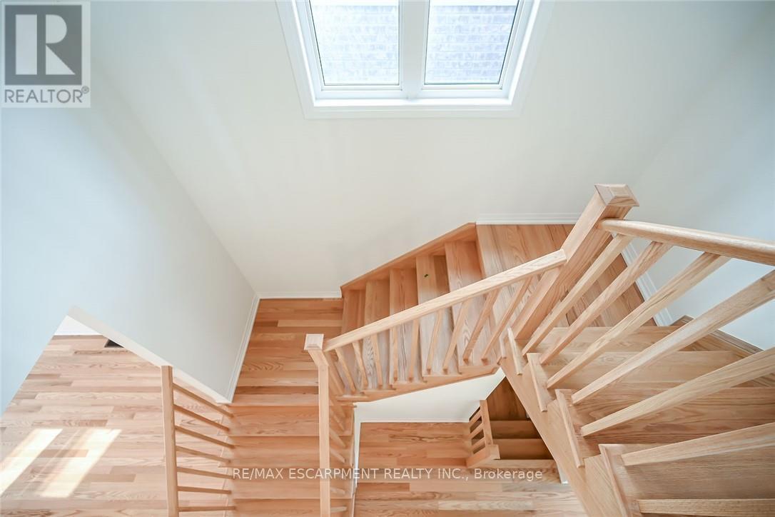 377 Provident Way, Hamilton, ON - Indoor Photo Showing Other Room
