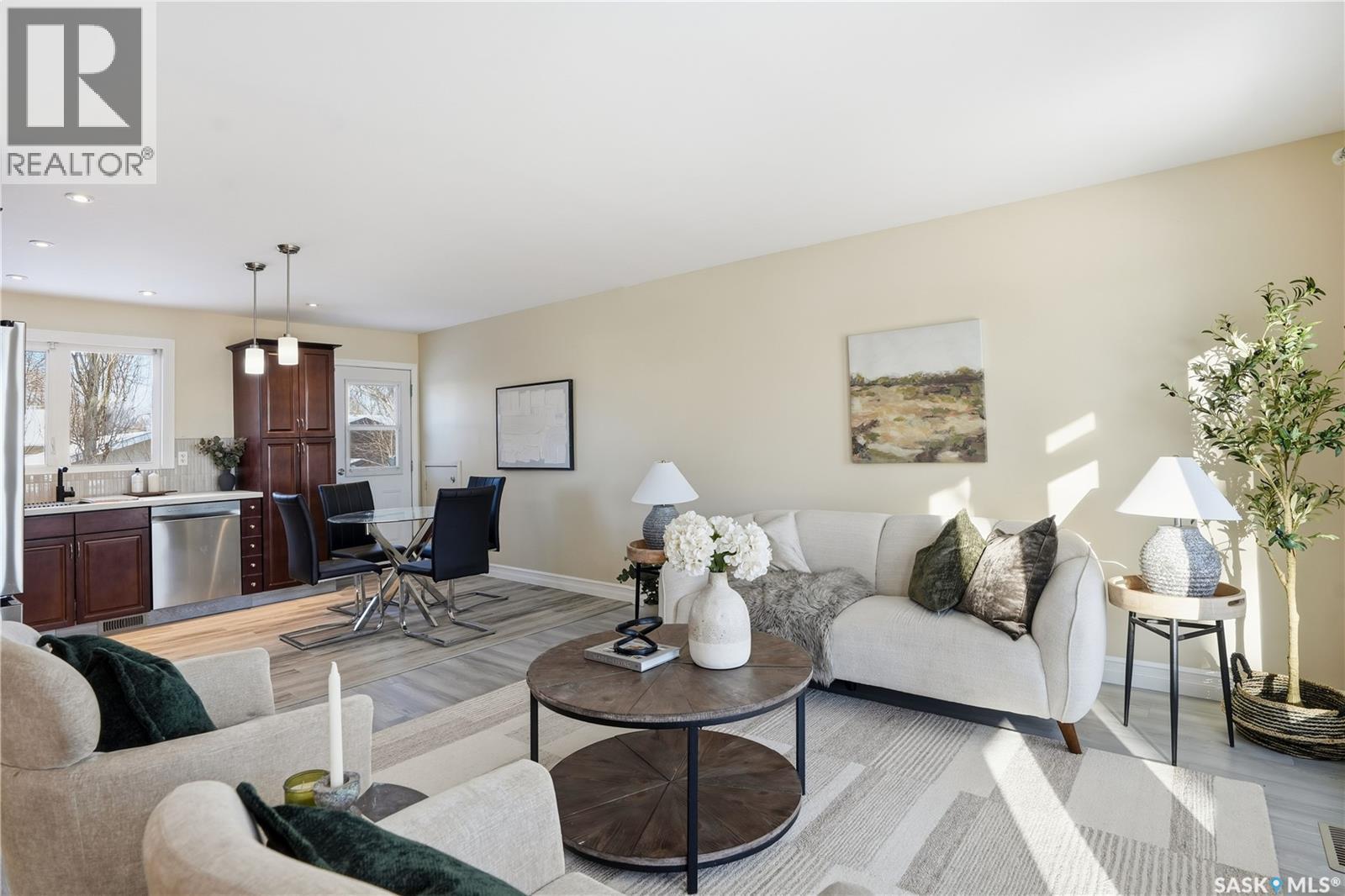 67 Hatton Crescent, Regina, SK - Indoor Photo Showing Living Room