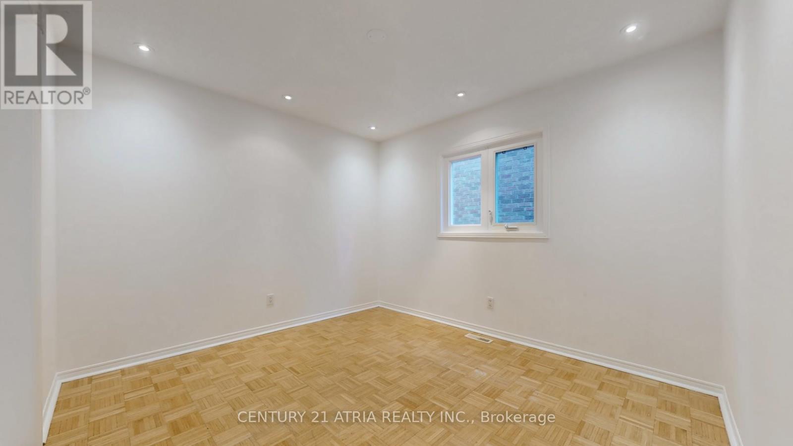 302 Ojibway Trail, Mississauga, ON - Indoor Photo Showing Other Room