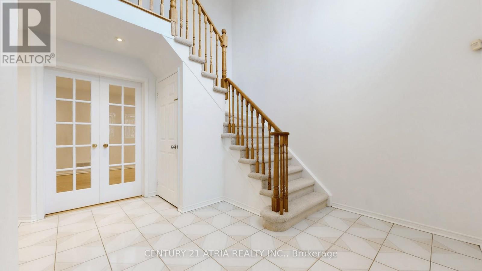 302 Ojibway Trail, Mississauga, ON - Indoor Photo Showing Other Room