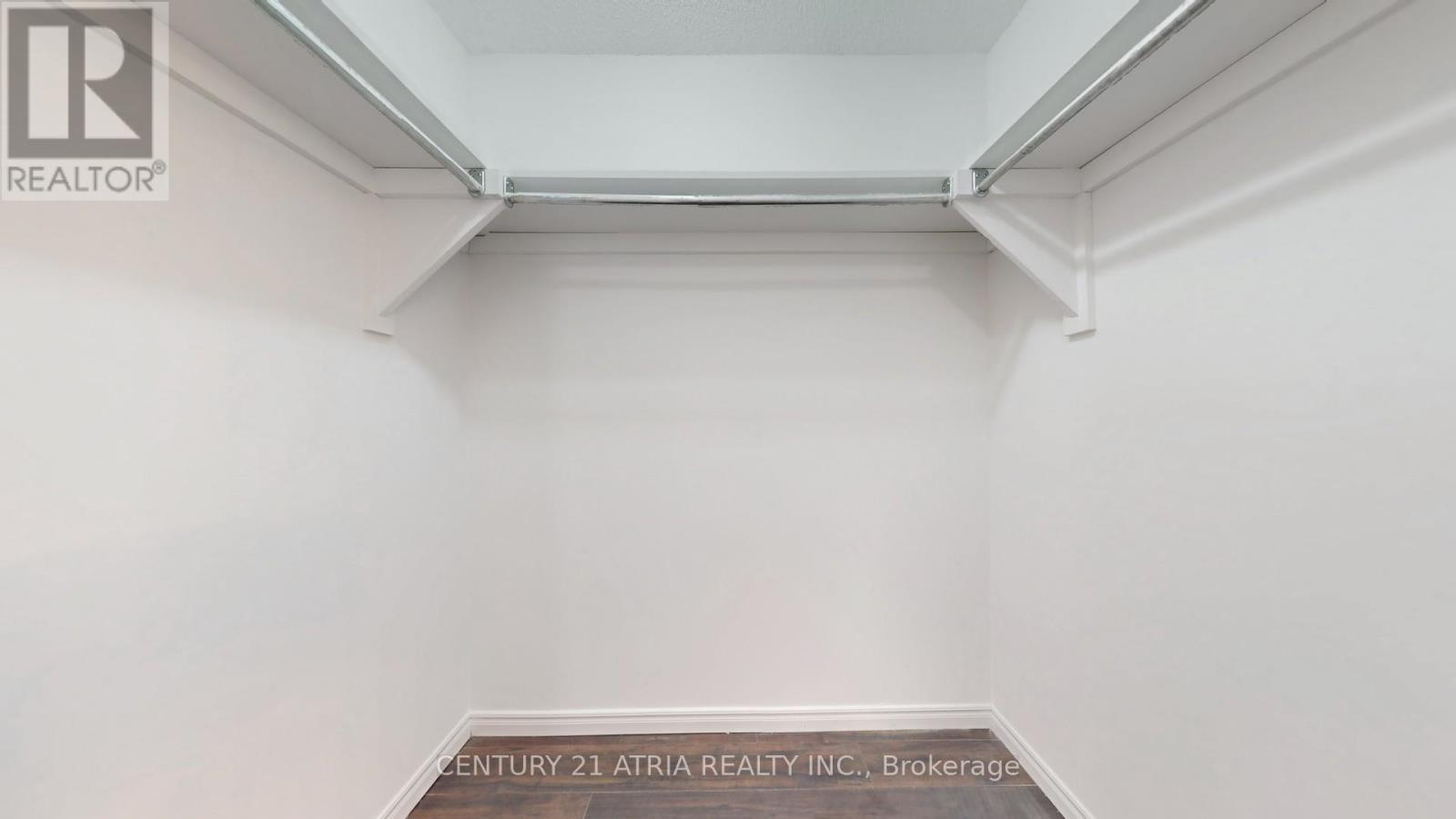 302 Ojibway Trail, Mississauga, ON - Indoor With Storage